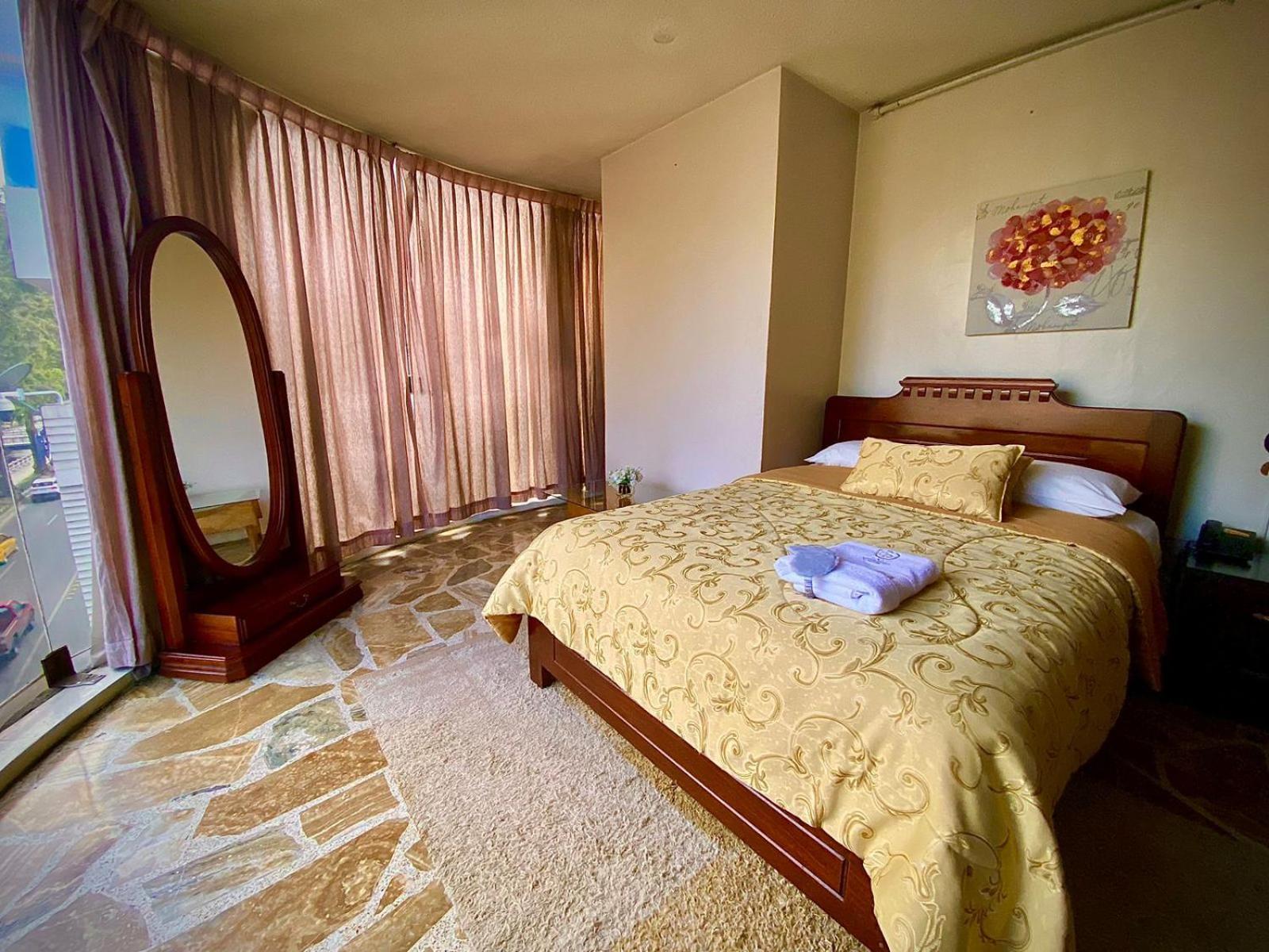 Hotel Cristal Palace Loja Esterno foto